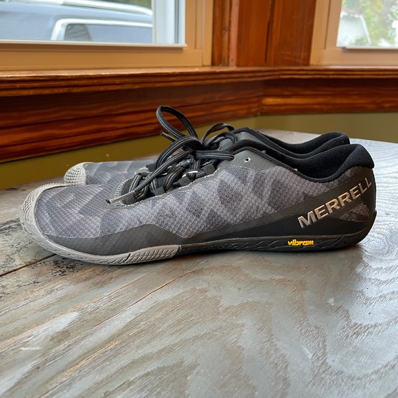 Merrell Shoes - NEARLY NEW Merrell Vapor Glove 3 barefoot shoes | size 9